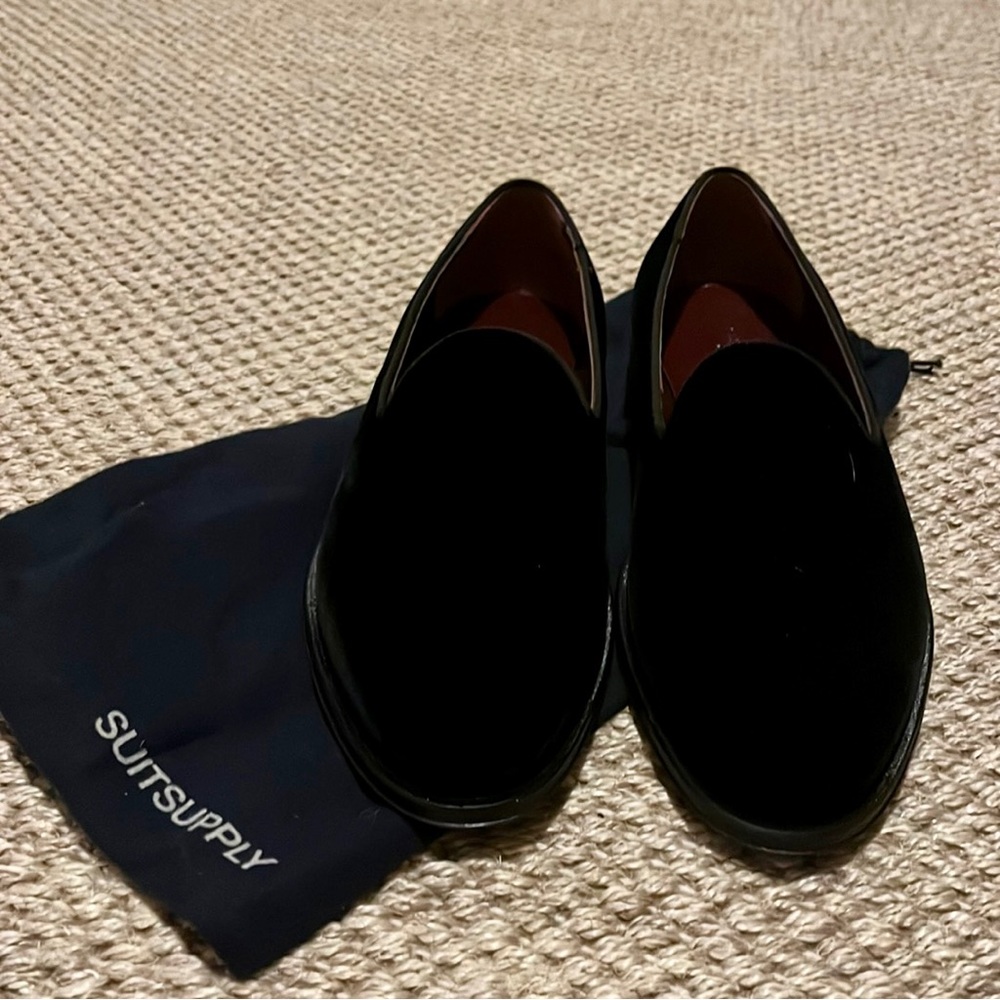 Men’s Suitsupply black velvet slipper